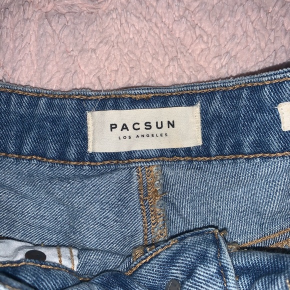 pacsun high-rise shorts with embroidered flowers - Picture 3 of 4